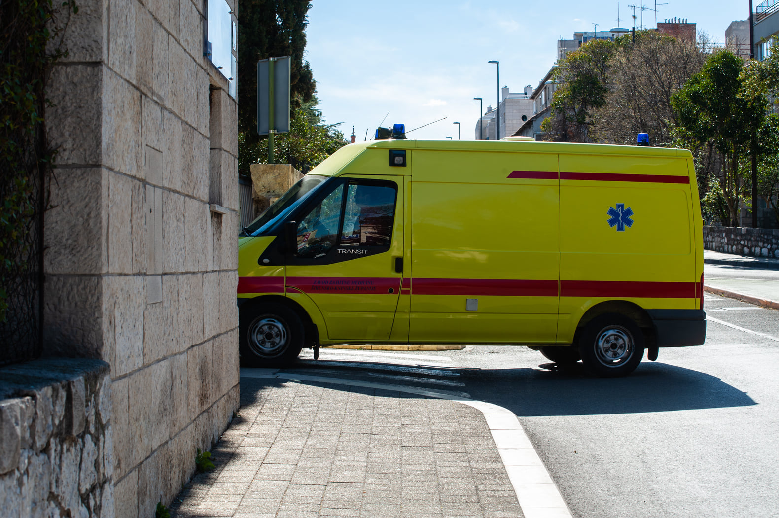 Žena teško ozlijeđena u sudaru u Dubravi Vozač nije držao razmak a