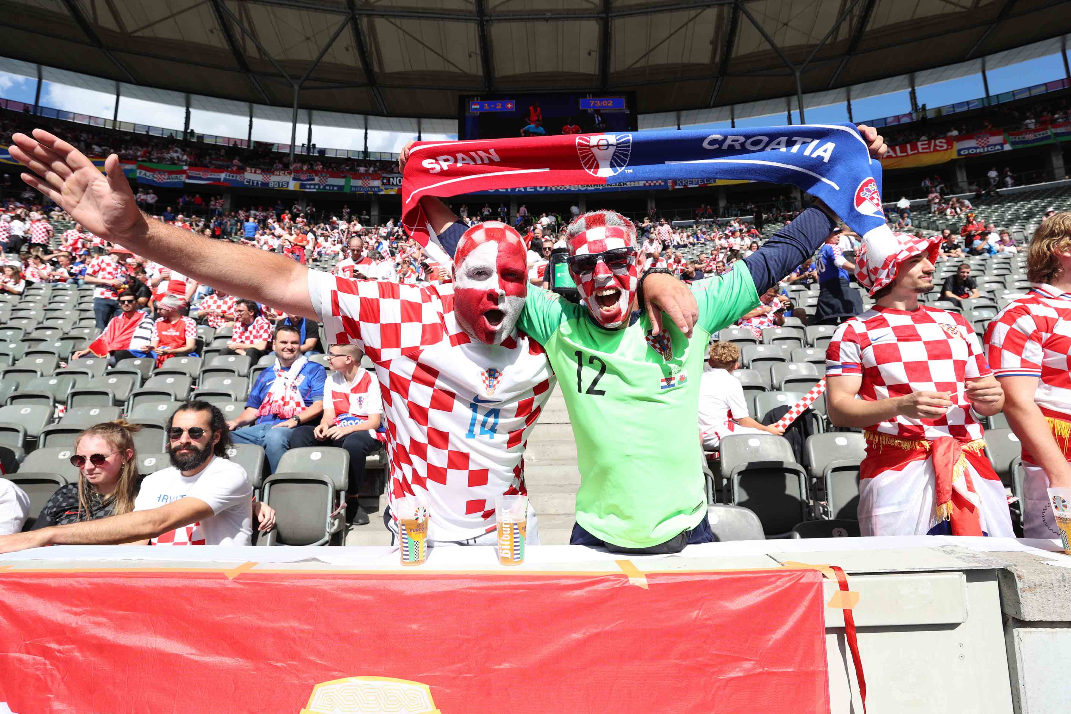 NAvijači na stadionu čekaju početak utakmice (FOTO: Damir Senčar/HINA)