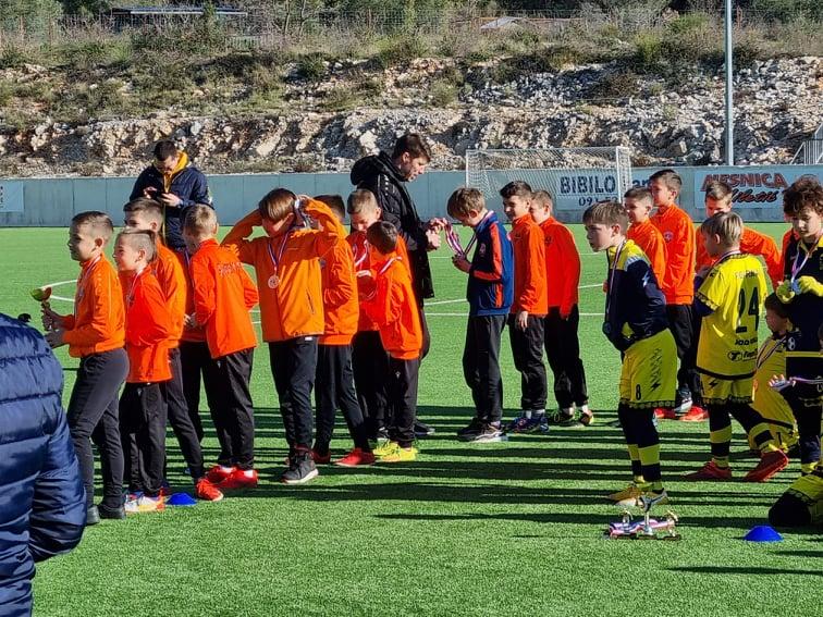 Proteklog tjedna održao se '17. Vodice Cup': Mladi nogometaši HNK Šibenika okitili se zlatnim medaljama 