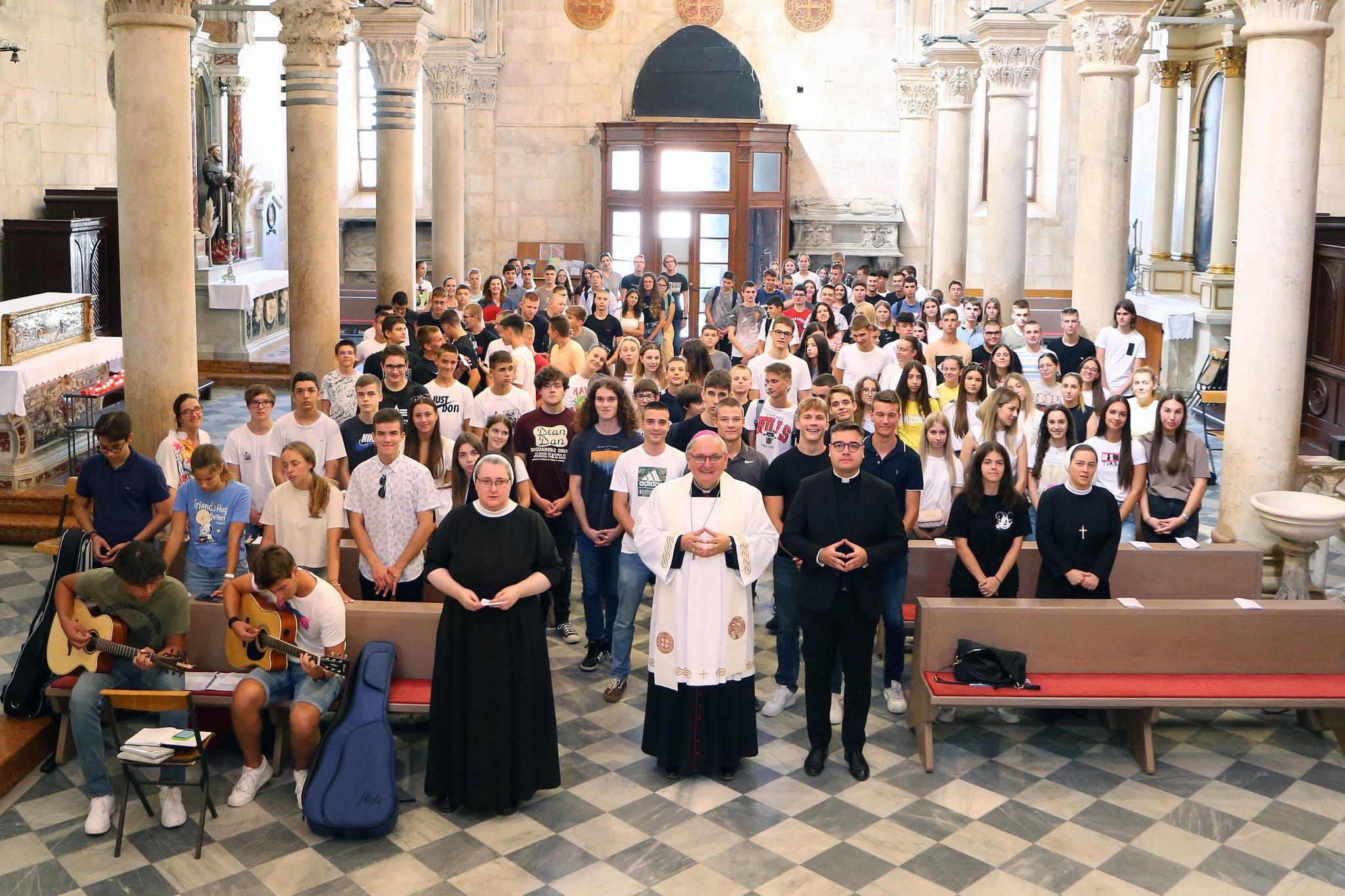 U katedrali održana tradicionalna misa za srednjoškolce