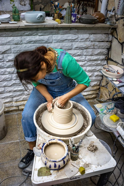 Daliborka Škevin, u sporom ritmu otoka i lončarskog kola, u Murteru stvara keramiku s dušom