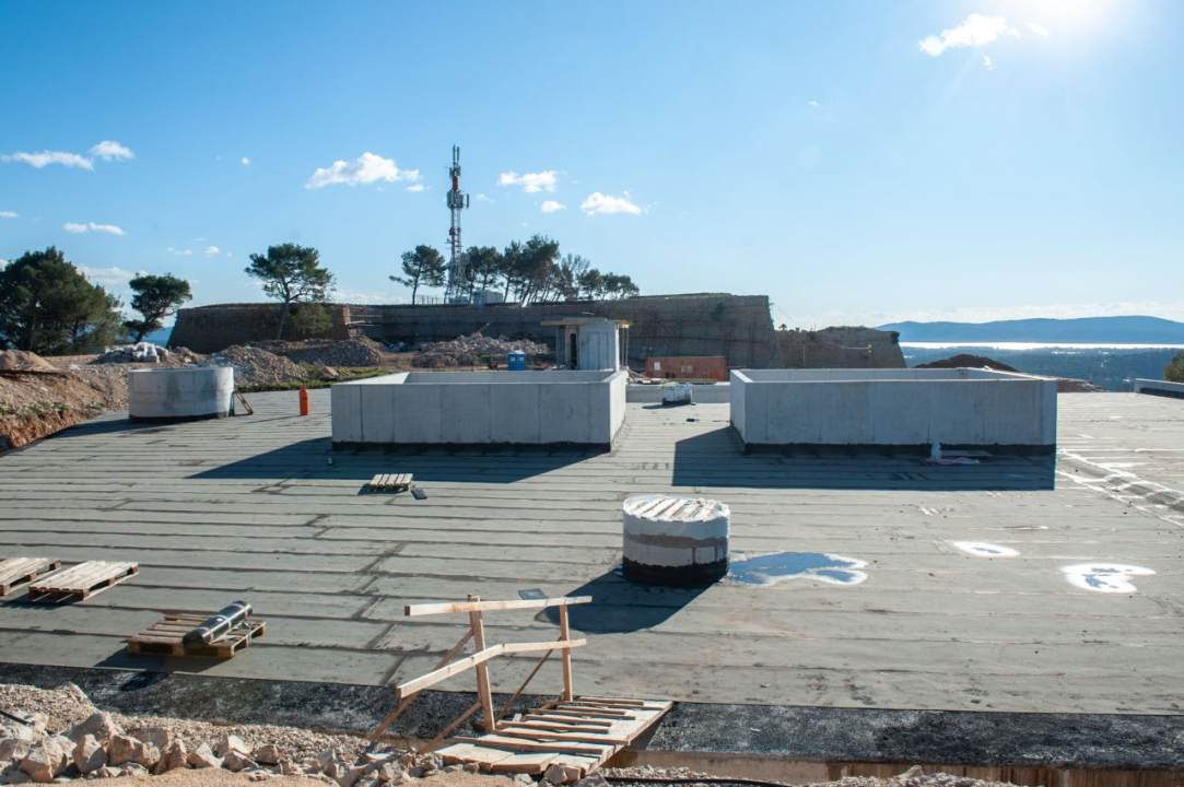 Sv. Ivan izgleda neprepoznatljivo, zgrada koja je niknula bit će zakamuflirana: 'Tvrđavu svečano otvaramo na Dan grada'         