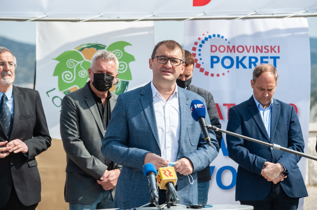 Most i Domovinski pokret na šibenskom mostu predstavili kandidate za župana i gradonačelnika  