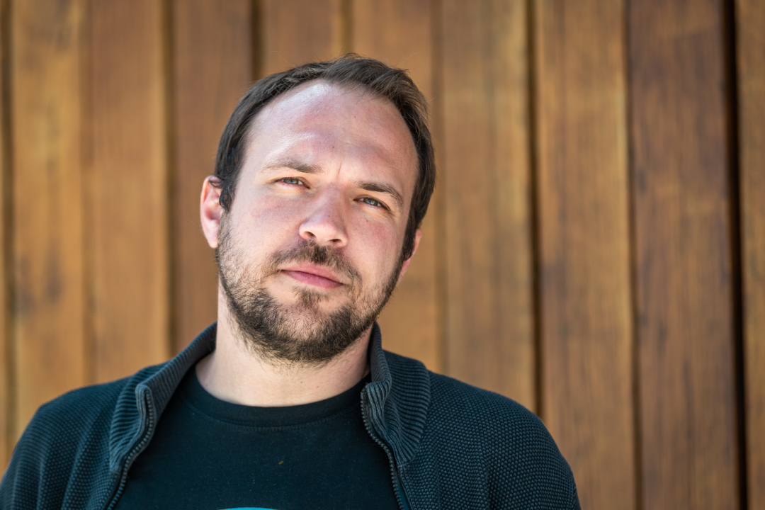 O ljetnoj pozornici na sv. Mihovilu pričalo se od 50-ih, Pavić i Bakula istražili zašto je izgrađena tek 2014. godine