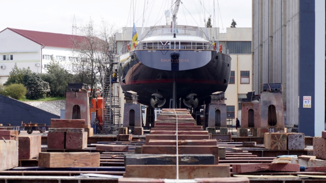 U Iskra brodogradilištu Šibenik servisirana mega jahta Burrasca vrijedna oko 15,5 milijuna dolara   