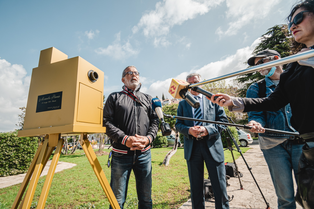 Postavljena replika kamere koja je prije 123 godine s rive snimila prve filmske kadrove ovog dijela Europe