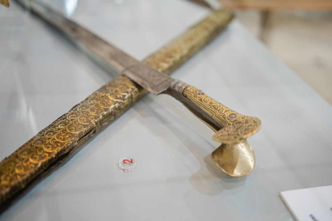 Dalmatinska raskošna sablja, sudanska kaskara, revolveri, jatagani...U Muzeju pogledajte odličnu izložbu oružja