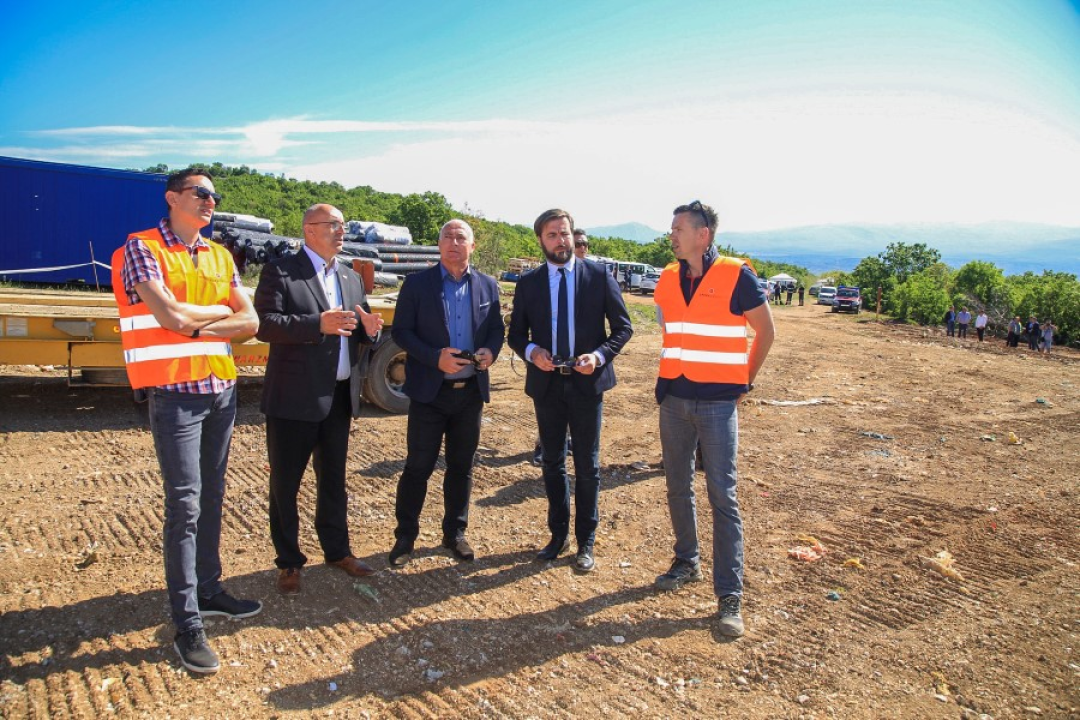 Radovi na sanaciji odlagališta otpada u Drnišu gotovi do kraja ljeta: Ministar Ćorić u obilasku
