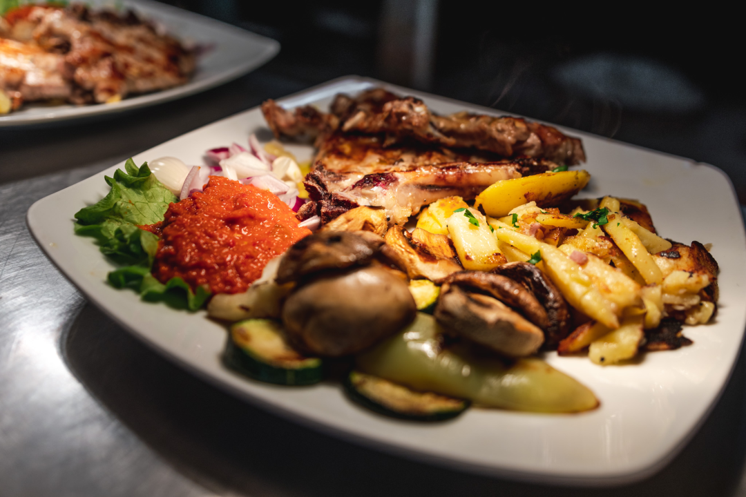 Uživajte u najboljim jelima s roštilja u Antinom guštu! 