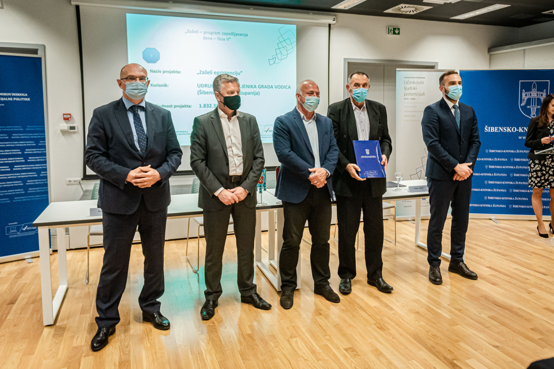 Aladrović podijelio 12,5 milijuna kuna za nezaposlene žene,  starije i nemoćne: Burić najavio Centar za socijalnu skrb u upravnoj zgradi TEF-a 