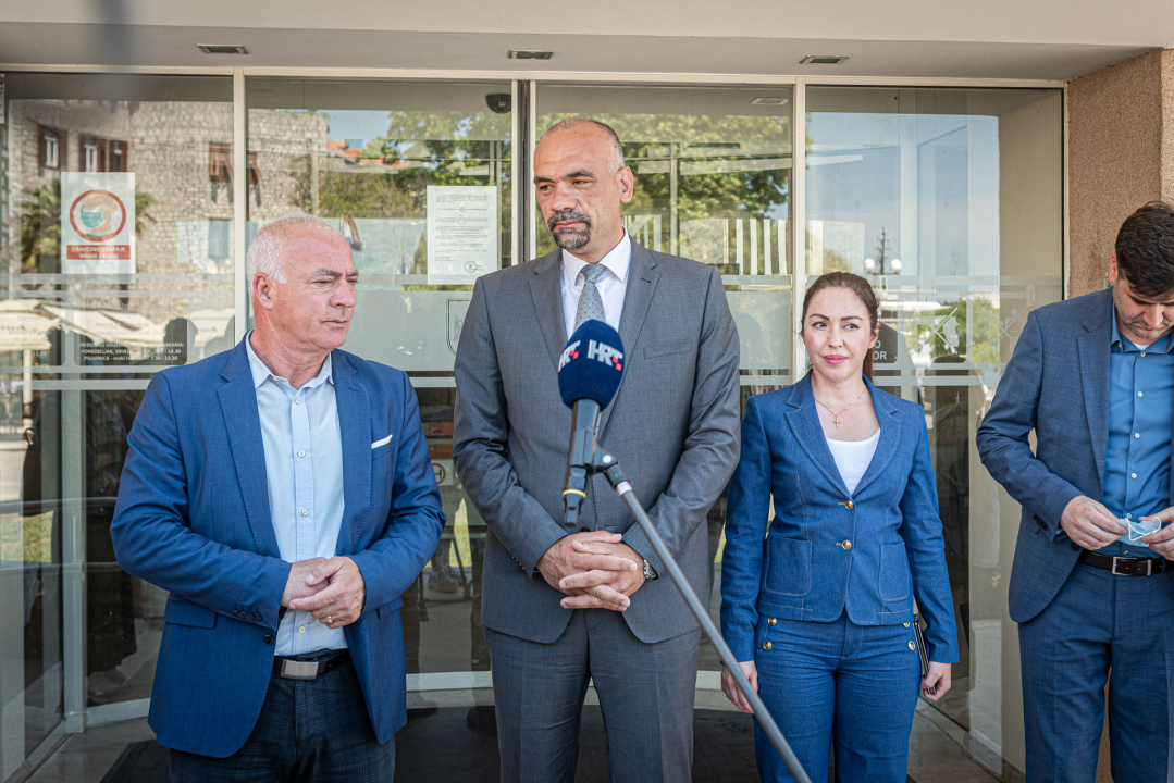 Goran Pauk predao vlast novom županu Marku Jeliću: 'S poslom krećemo odmah' 