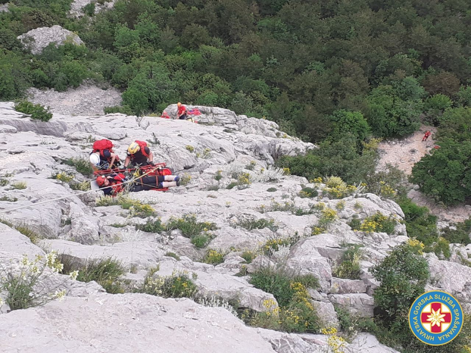 Od obuke do obuke: Pogledajte kako se šibenski GSS-ovci spremaju za akcije spašavanja u planinama