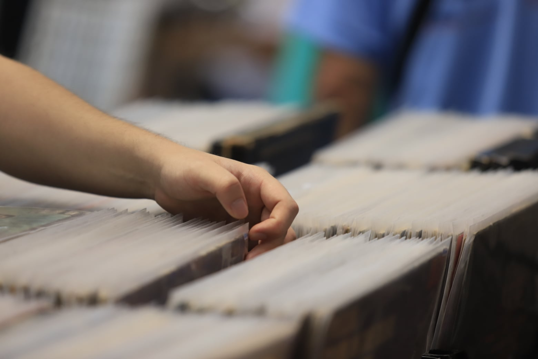 Ako ste slučajno propustili Long Play Day, nemojte Je Veux