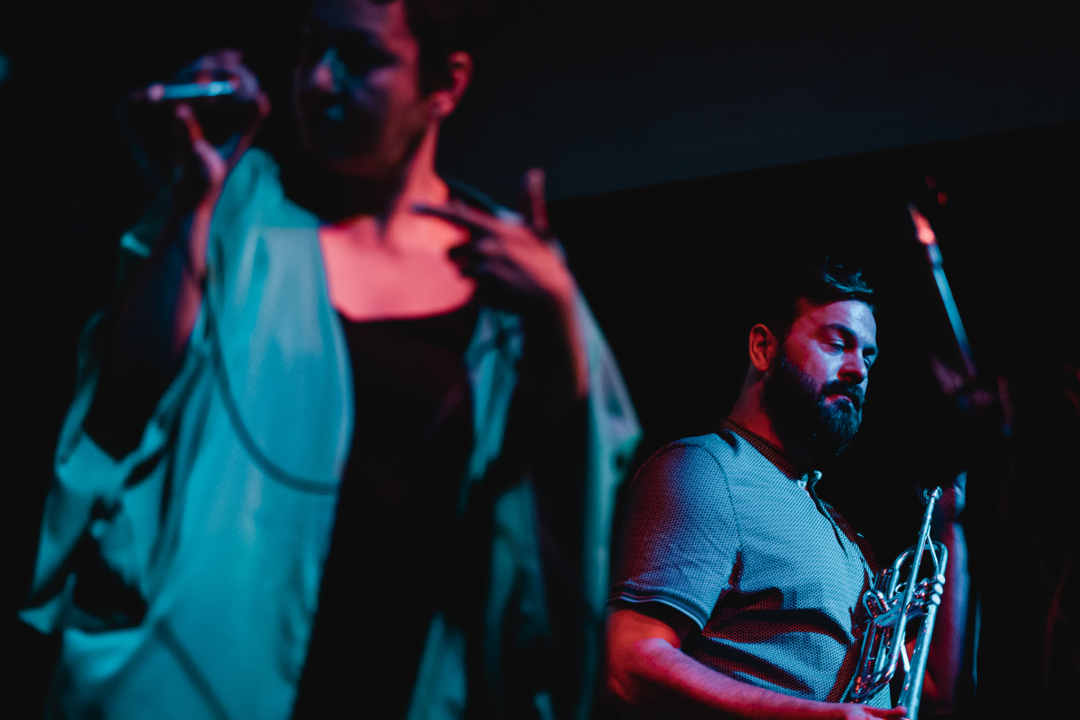 Pogledajte kako je bilo sinoć na koncertu Je Veux ispod katedrale	  