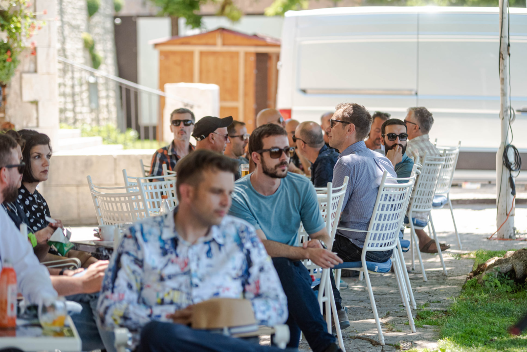 Uz brojne goste predstavljeno 'Ljeto u Azimutu' i Kolektiv 4B - šibenska mreža kulturne suradnje 