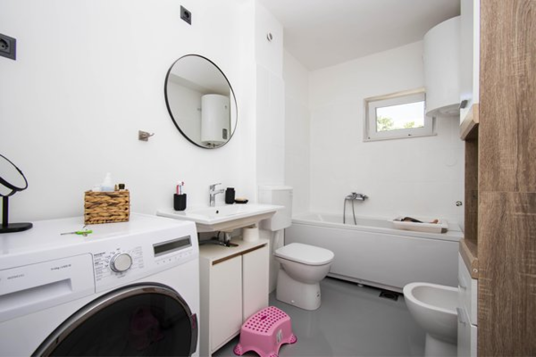 Dvosoban stan s pogledom na more na Plišcu savršen je za obiteljski život ili kao turistička investicija!