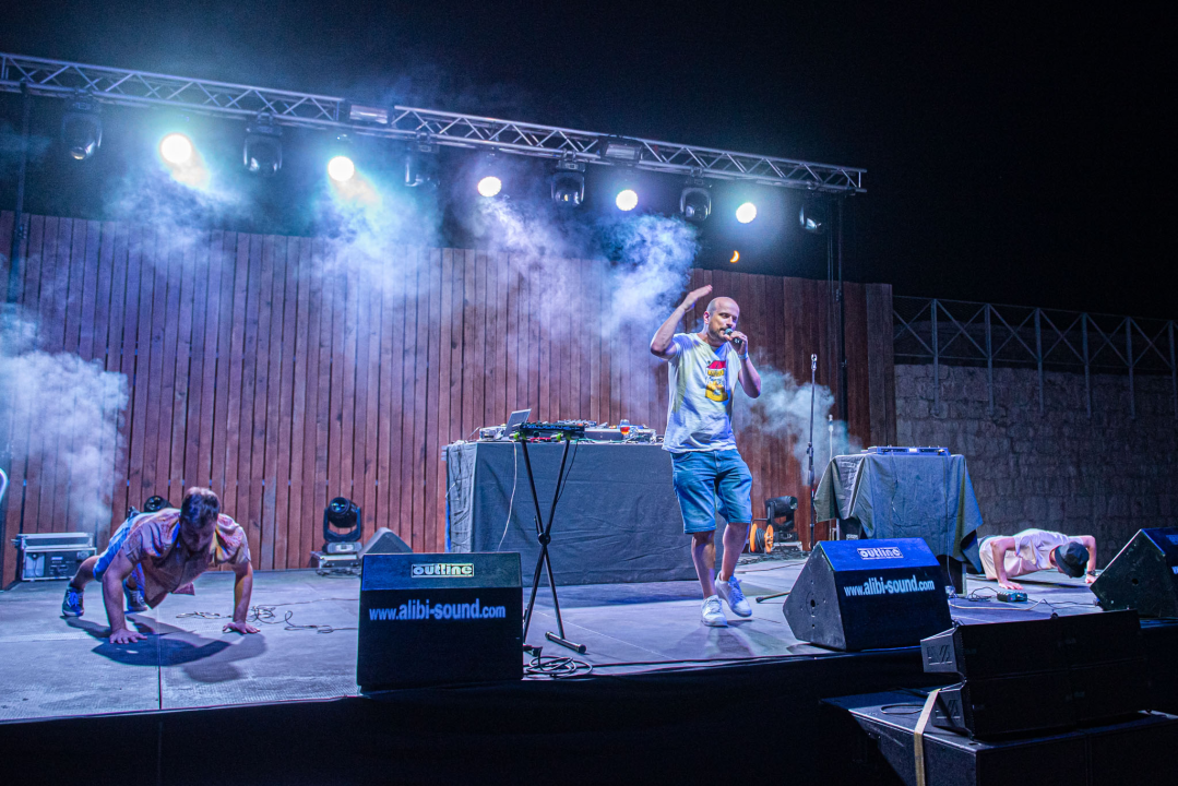 Vojko V dolazi, bolje se pazi: Masovno repanje na sv. Mihovilu