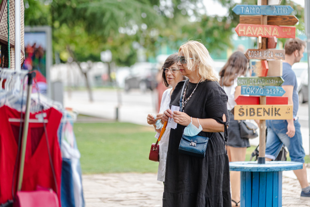 Ljubitelji vintage odjeće došli na svoje: Na livadi ispred Azimuta birale se modne kombinacije 