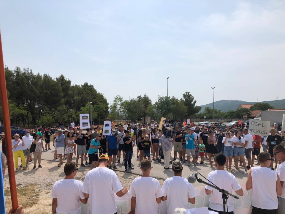 Novo okupljanje zbog zabrana na Krki: Prosvjednici pozvali Ćorića, žele predstavnika u Upravnom vijeću parka