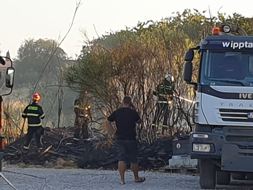 Gori kod pumpe na Biocima: Na intervenciji JVP Šibenik