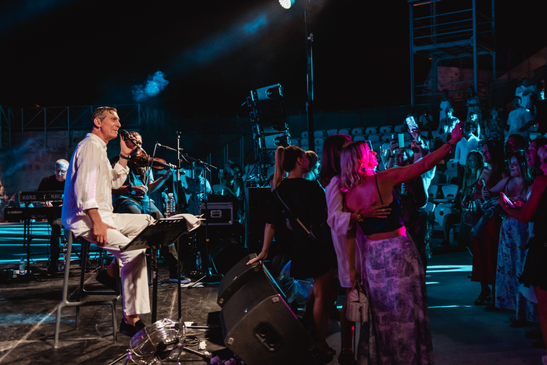 Massimo na Mihovilu kao Mišo, publika je uglas pjevala s rukama u zraku!