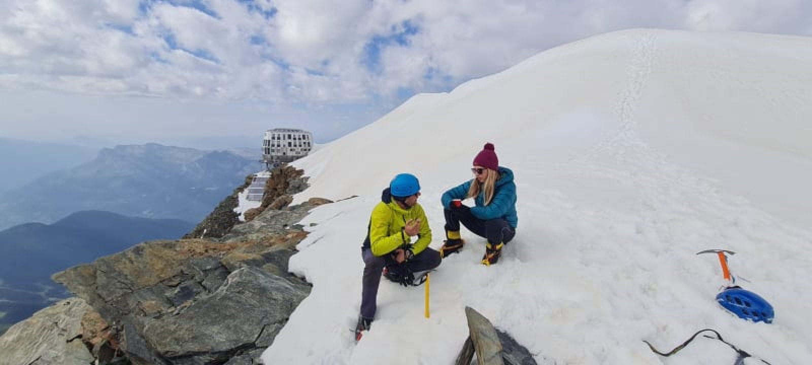 Troje Mihovilaca na krovu Alpa: 'Naporno je fizički i psihički, sada se na +35 adaptiramo na temperaturni šok'  