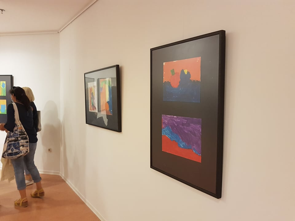 U šibenskoj knjižnici otvorena izložba Petra Krešimira Bralića: 'Drago mi je da ste ovdje i volim vas sve'  