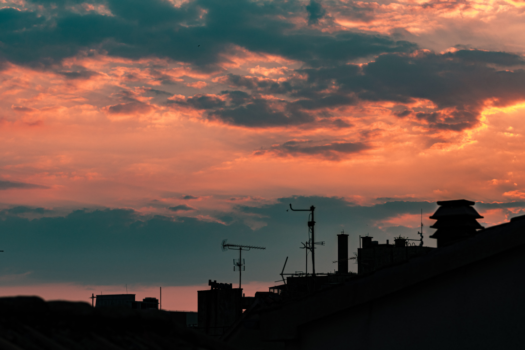 Jeste li vidjeli jučerašnji zalazak? Kroz nebo otežalo oblacima probijale su se čarobne sunčeve zrake