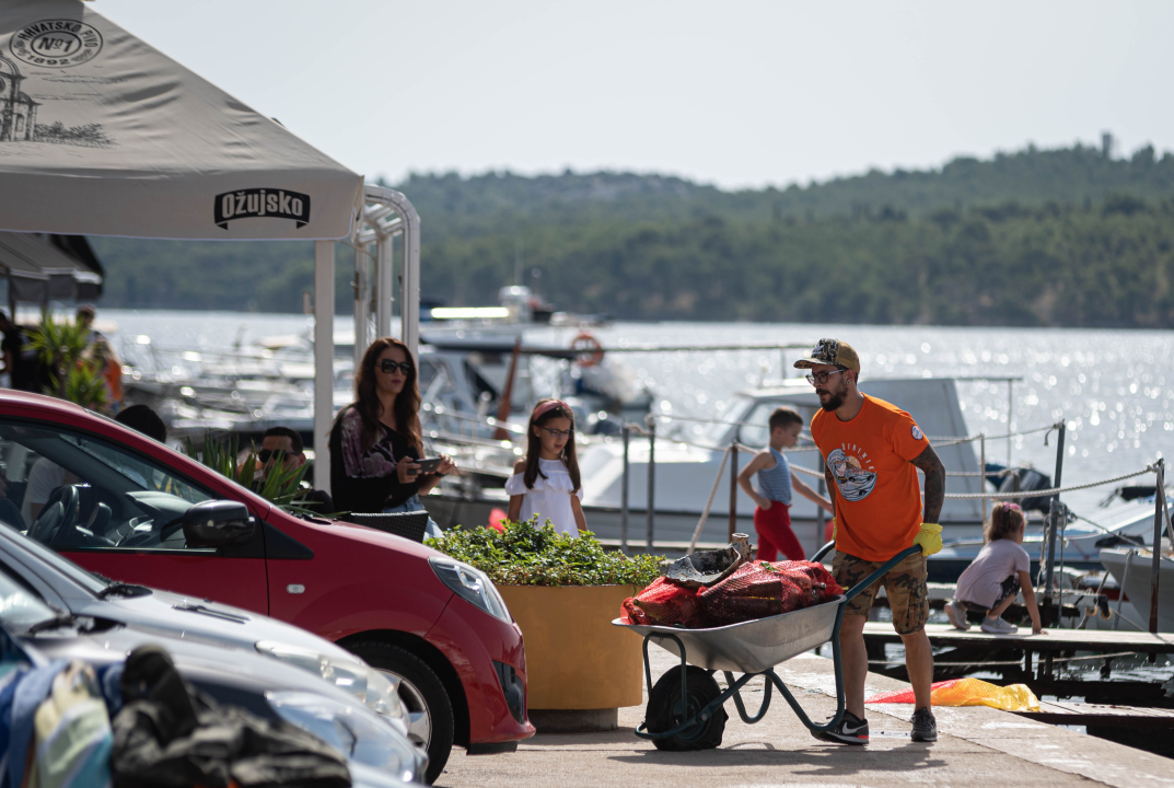 Oko 120 ronioca u akciji čišćenja podmorja: 'Da ronimo mjesec dana svaki dan po tri sata ne znam bismo li uspjeli sve očistiti'  