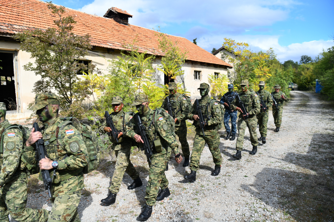 Polaznicima obuke za razvoj vođa uručene diplome: Dva dana su hodali od Udbine do Knina