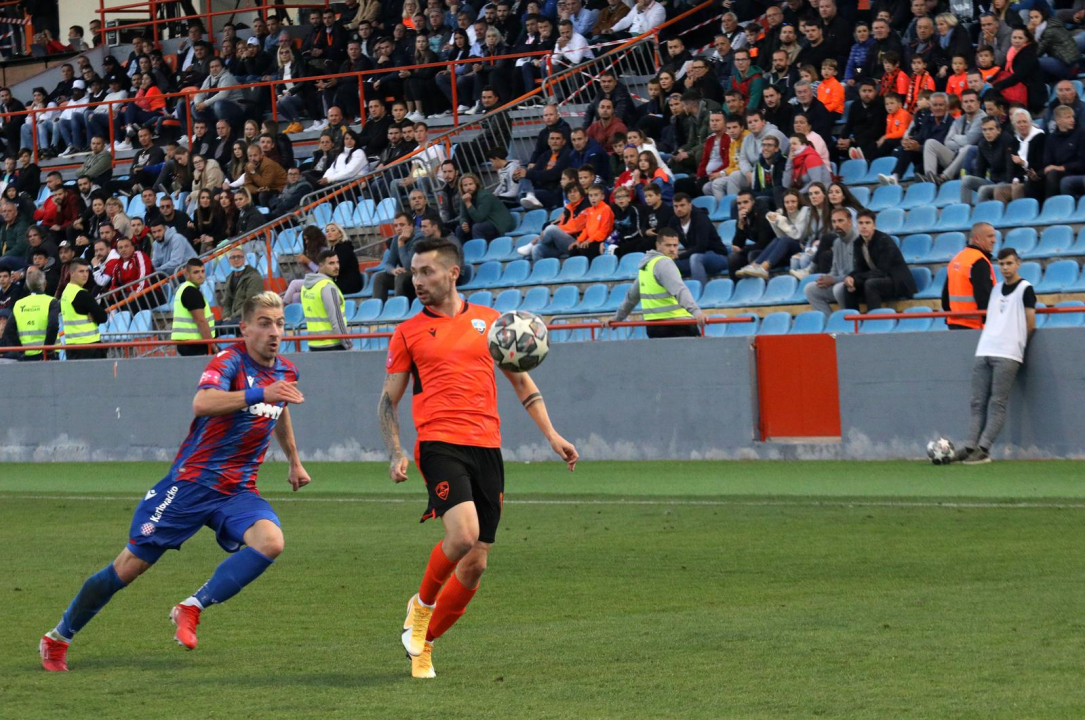 Pobjeda koja se čekala 14 godina: Mina i Ćurić 'minirali' Hajduk i donijeli veliko slavlje na Šubićevac 