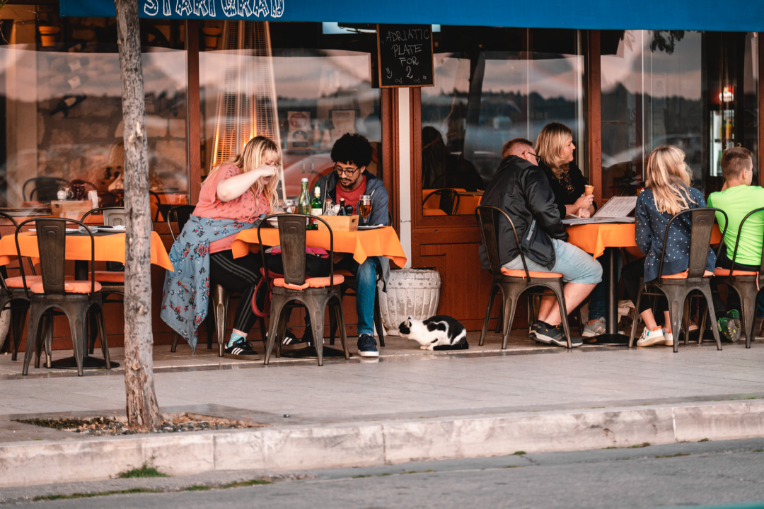 Jesenska idila u Šibeniku: Nema rijeke turista, ali grad je daleko od pustoši!