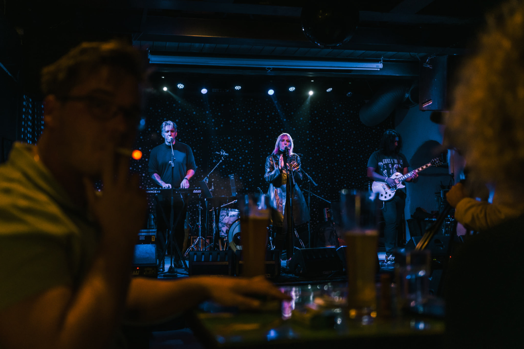 Pocket palma polusatnim nastupom počastili fanove u Azimutu