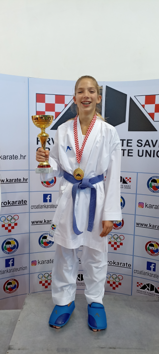 Borci i borkinje Karate kluba Šibenik s Državnog prvenstva se vratili s pet zlatnih, tri srebrne i jednom brončanom medaljom  