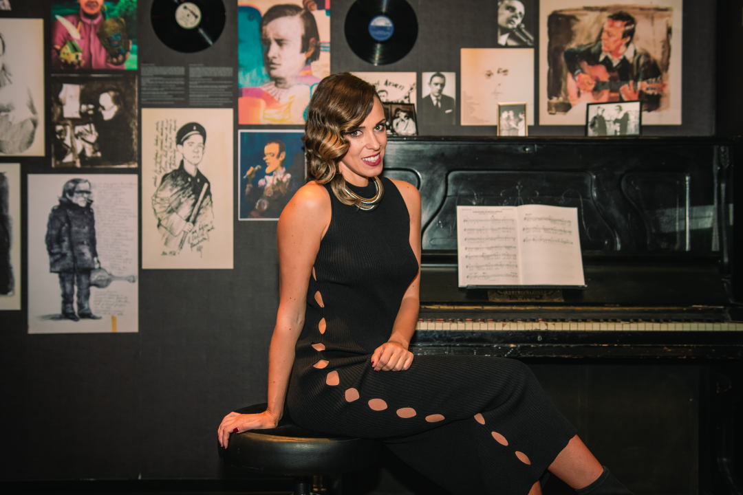 Natali Dizdar u ‘Arsenu’ u suzama otpjevala Arsenovu Zamijenit ću te gorim i proslavila 20 godina karijere