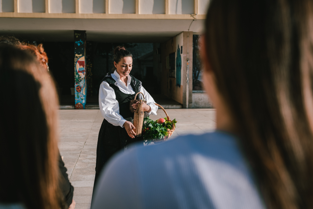 Od brudetože, priko buklije do dišpetože: Šibenski vodiči odličnom turom do suza nasmijali sugrađane 