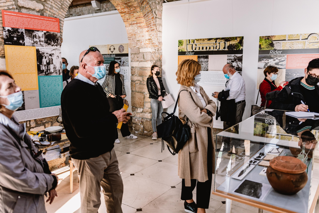 ‘Vlakom prema jugu’: Arheolozi su iz Zagreba vlakom išli do Perkovića pa pješke ili karom do Danila