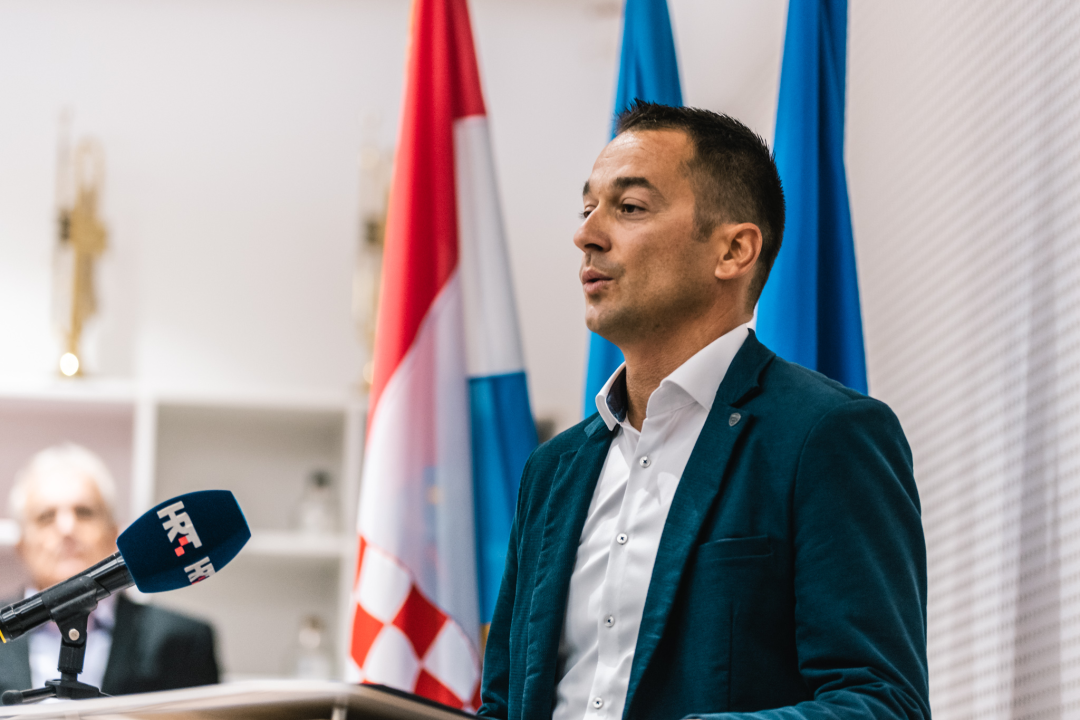 Milanović na svečanoj sjednici povodom Dana općine Tisno: 'Financijski pokazatelji su kako treba, turizam se vraća. Samo tako nastavite'