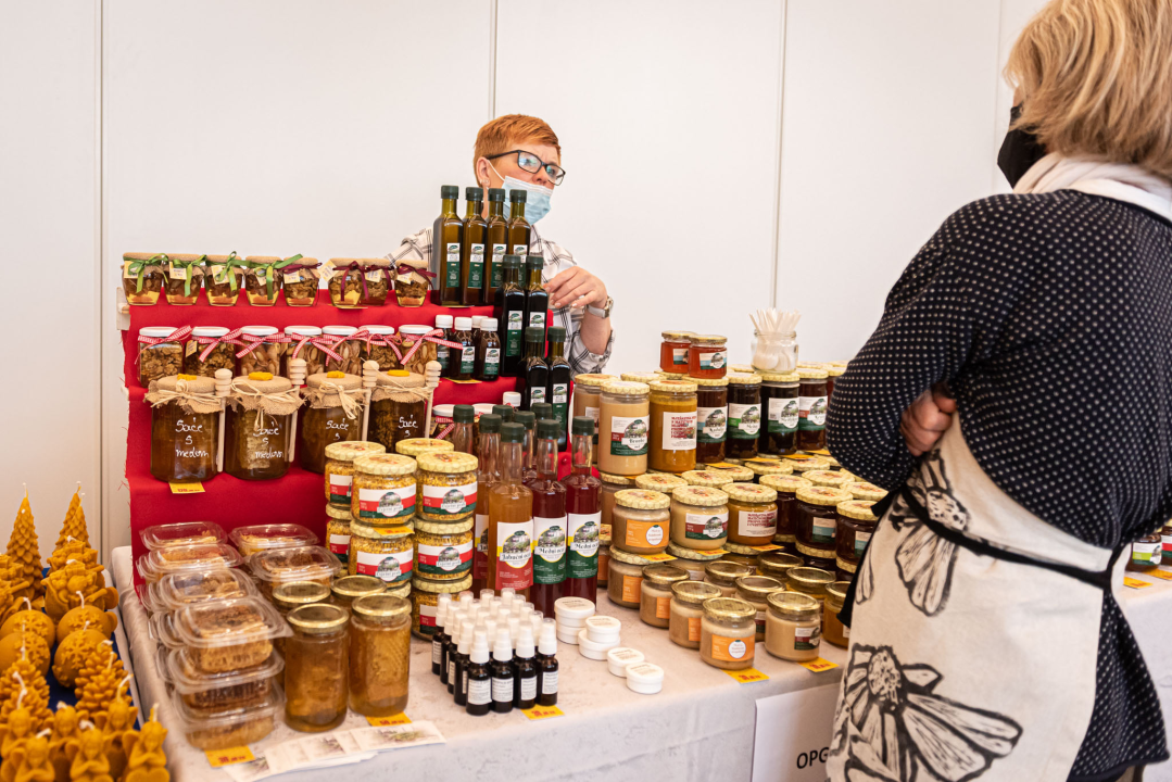 U Amadria parku otvoren Mediteranski sajam: Marijana Petir zaplesala linđo, a poseban hit je štand sa sirom Mercedes   