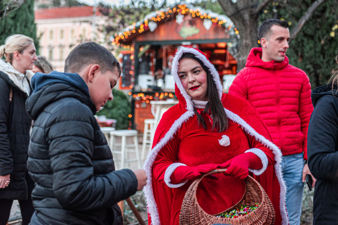 Sveti Nikola u Adventurinom Parkiću razveselio najmlađe Šibenčane 