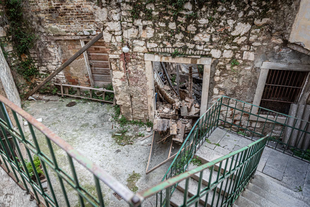 Komunalci nakon pregleda urušene kuće: 'Nema opasnosti za stanare u ulici, vlasnik će počistiti ostatke'  