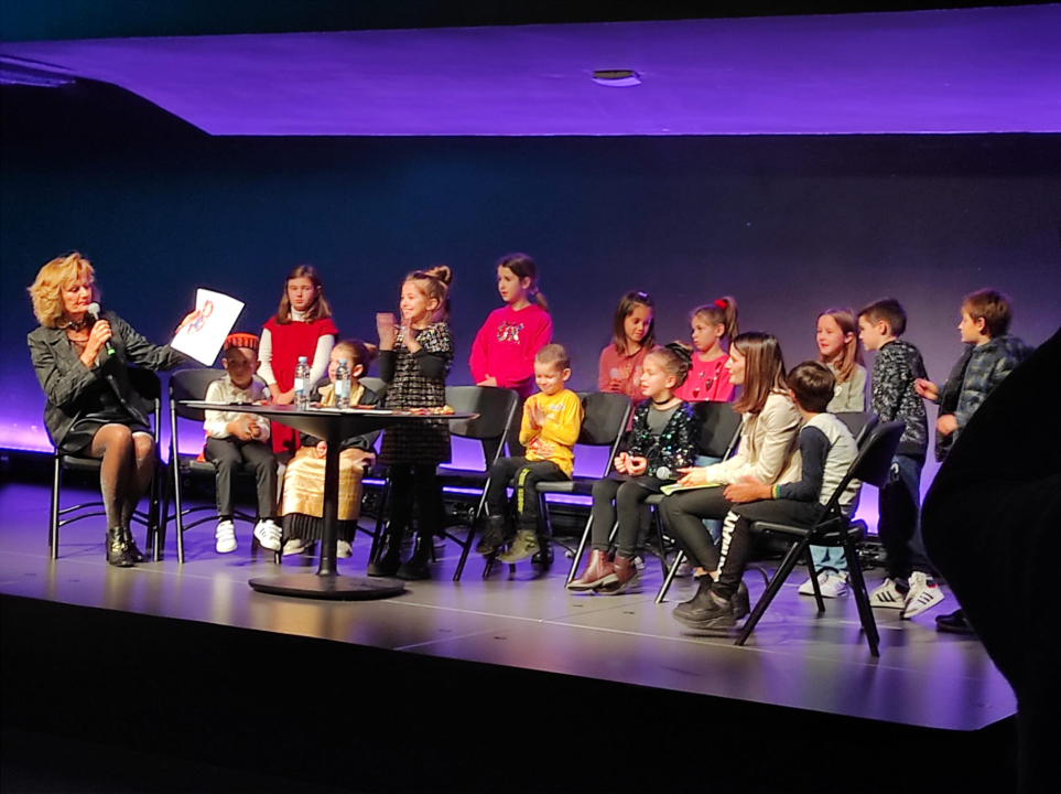 U Kući umjetnosti Arsen predstavljena slikovnica 'Božićne priče' iz DV Šibenske masline: 'Novac od prodaje ide Kiari' 