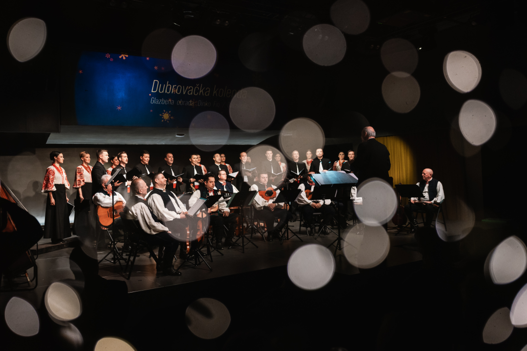 Lado u Kući umjetnosti Arsen premijerno izveli božićni program 'Srićna noć je prispila'