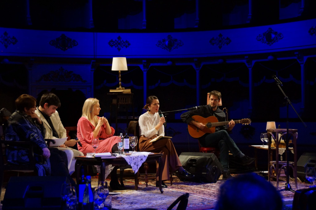 Bajkovita večer u šibenskom kazalištu: Puno Jesenjina, malo Arsena i nešto snijega na kraju