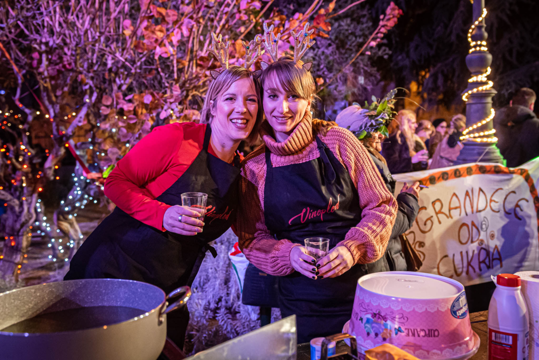 'Grandece od cukra', predvođene popularnom Duki, ispekle najbolje fritule na Frituladi u đardinu 