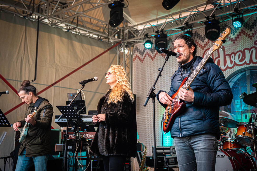 Vratilo se staro normalno na Adventuru: Fenixi, Badnjak, đardin, točno u podne