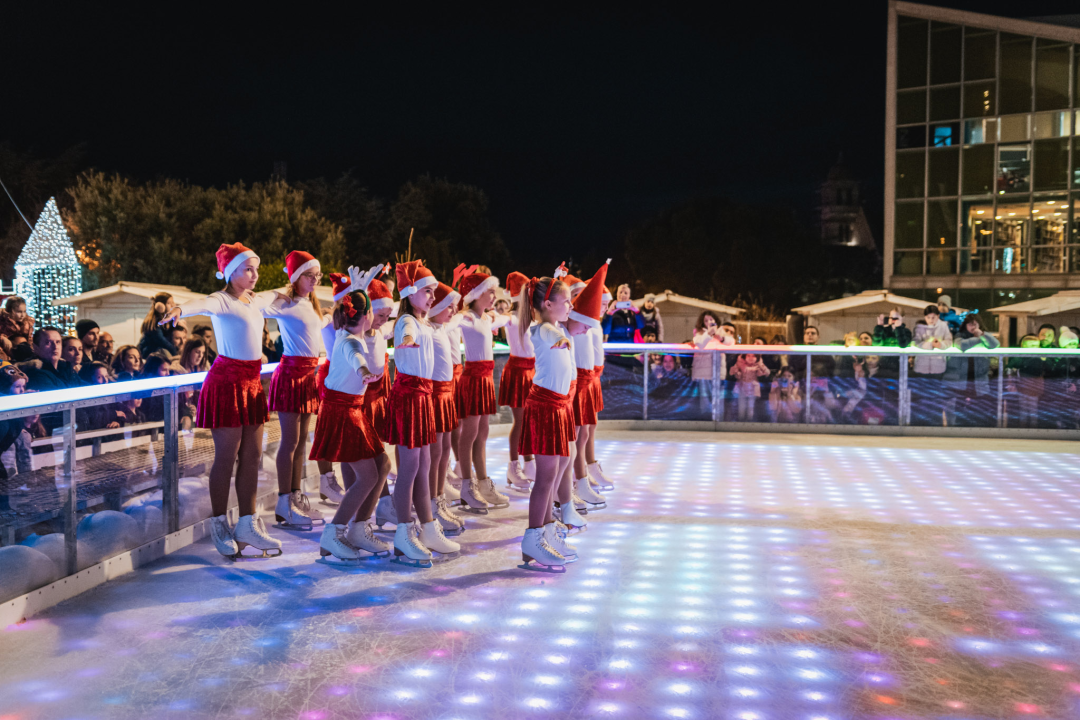 Ledeni spektakl na Vitićevom moru: Zagrebačke pahuljice očarale Adventuriste u Šibeniku 