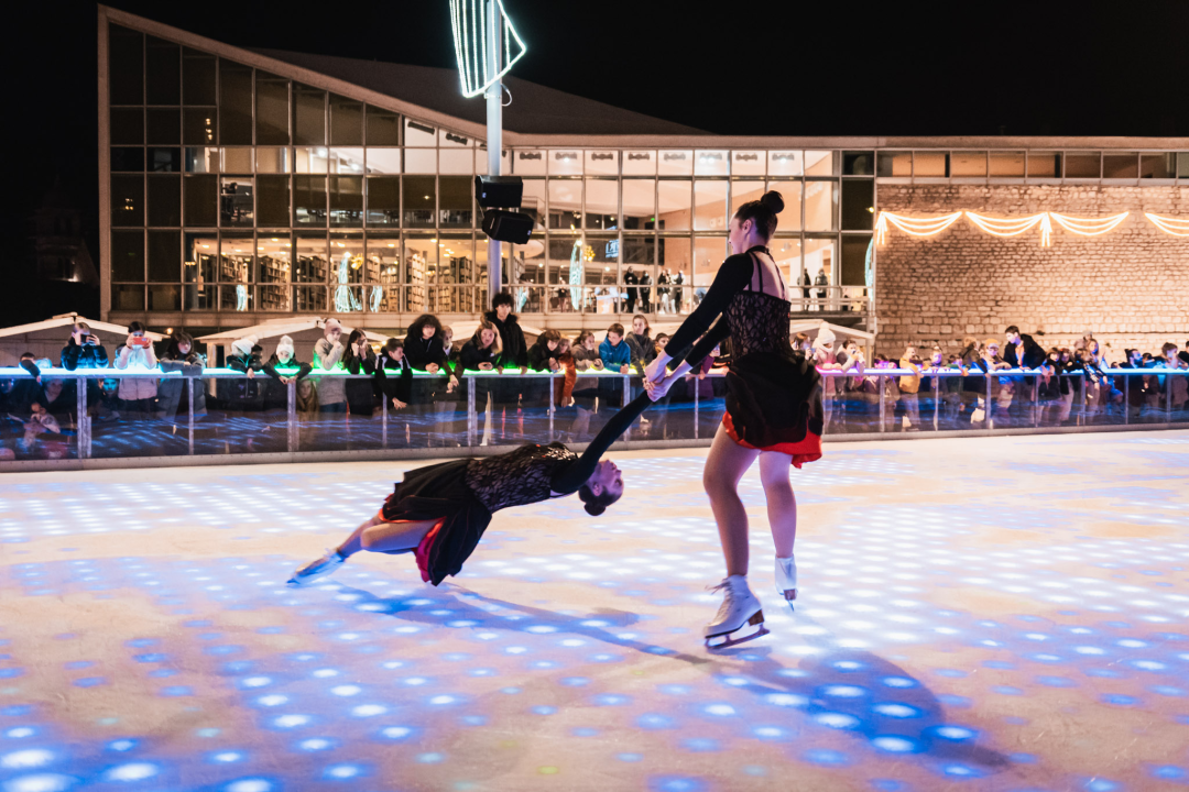 Ledeni spektakl na Vitićevom moru: Zagrebačke pahuljice očarale Adventuriste u Šibeniku 