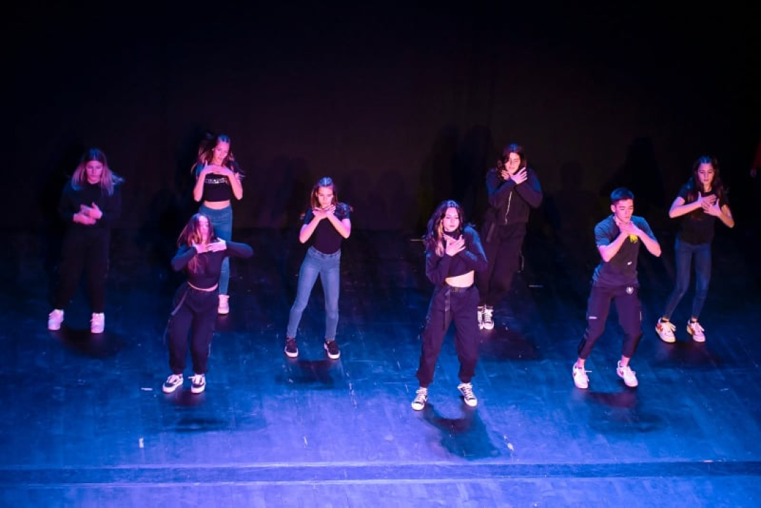 U šibenskom kazalištu održana plesna priredba 'Božićna želja za Kiaru': Prikupljeno preko 8 tisuća kuna 