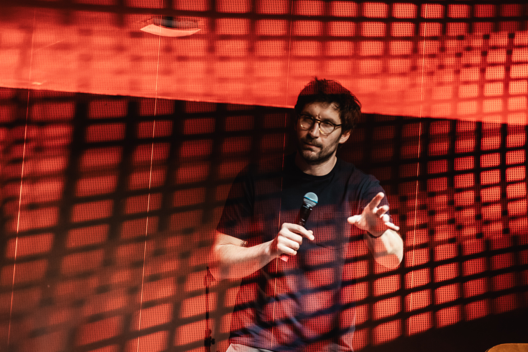 Zabezeknuti Vlatko Štampar sat i 45 minuta u Arsenu valjao fore, publika je plakala od smijeha!